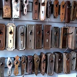 Antique and Salvaged Hardware