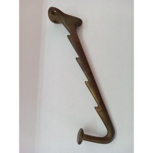 Staggered coat hook